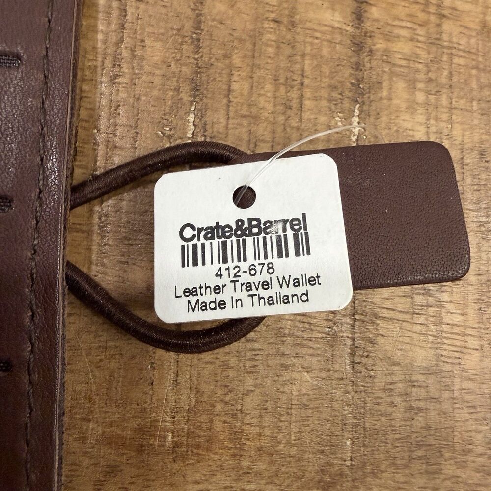 NWT Crate & Barrel Brown Leather Travel Wallet - Picture 3 of 8